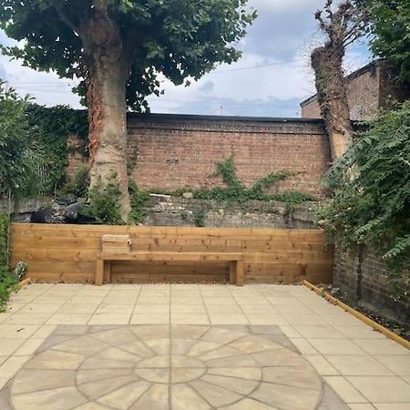 דירות West London Stunning Garden Flat - Period Features מראה חיצוני תמונה