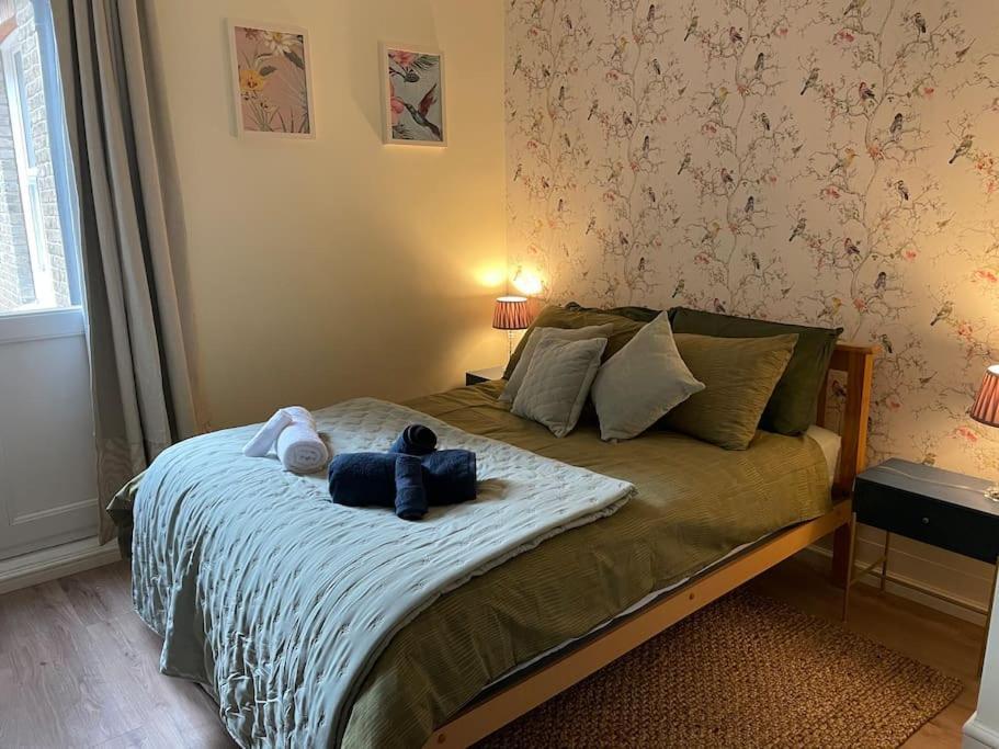 דירות West London Stunning Garden Flat - Period Features מראה חיצוני תמונה