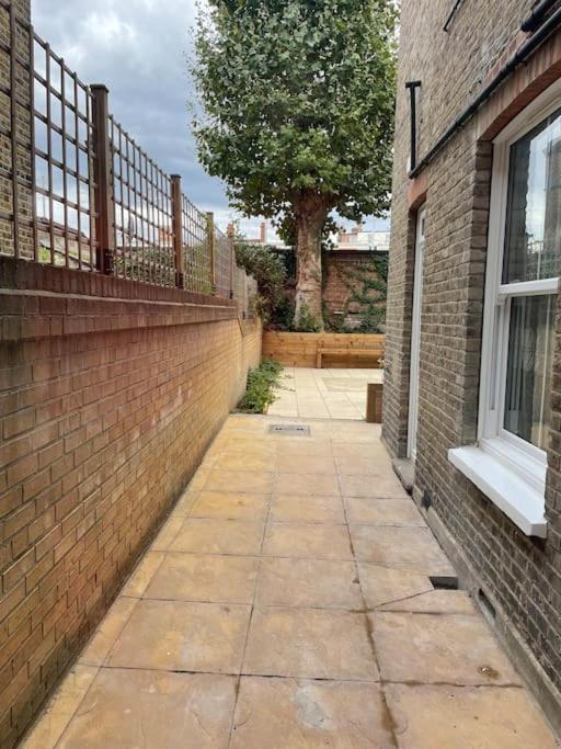 דירות West London Stunning Garden Flat - Period Features מראה חיצוני תמונה