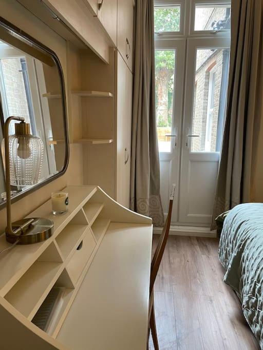 דירות West London Stunning Garden Flat - Period Features מראה חיצוני תמונה