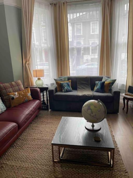דירות West London Stunning Garden Flat - Period Features מראה חיצוני תמונה